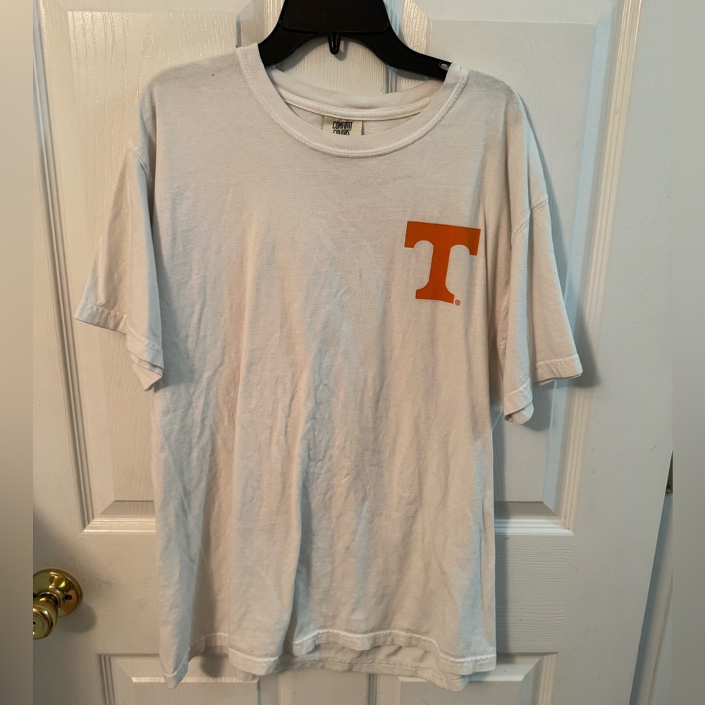 Comfort Colors Women’s White Tee with Orange Tennessee Logo and Graphic Size M